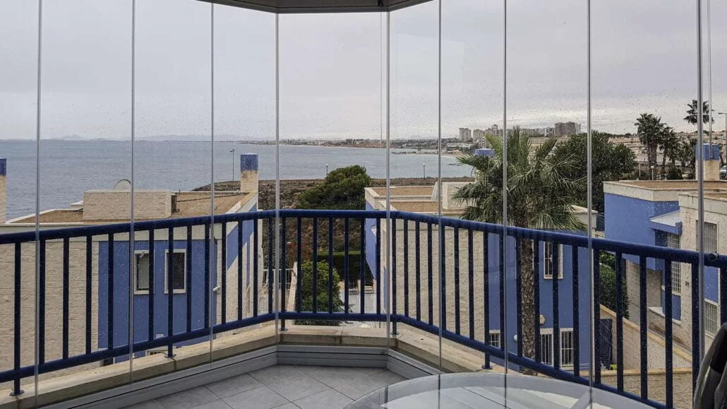 Cerramiento cortinas cristal en Alicante