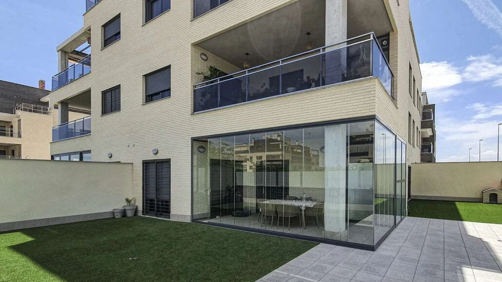 Cerramiento cortinas cristal en Alicante