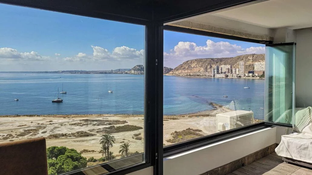 Cerramiento cortinas cristal en Alicante