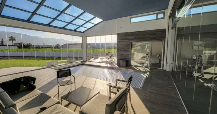 Fabricante e instalador de cortinas de cristal en Alicante
