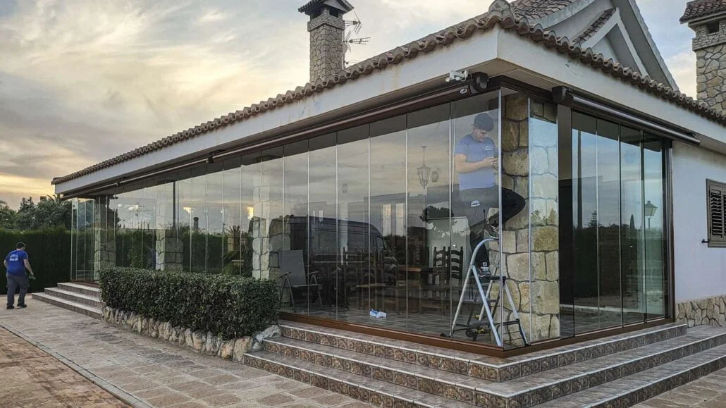 Cerramiento cortinas cristal en Alicante