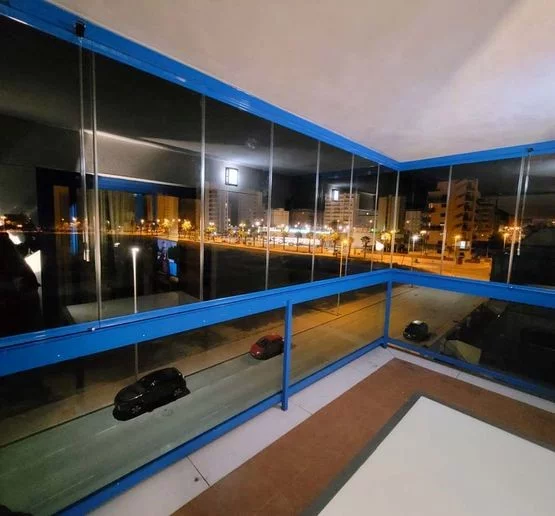 Cerramiento cortinas cristal en Alicante