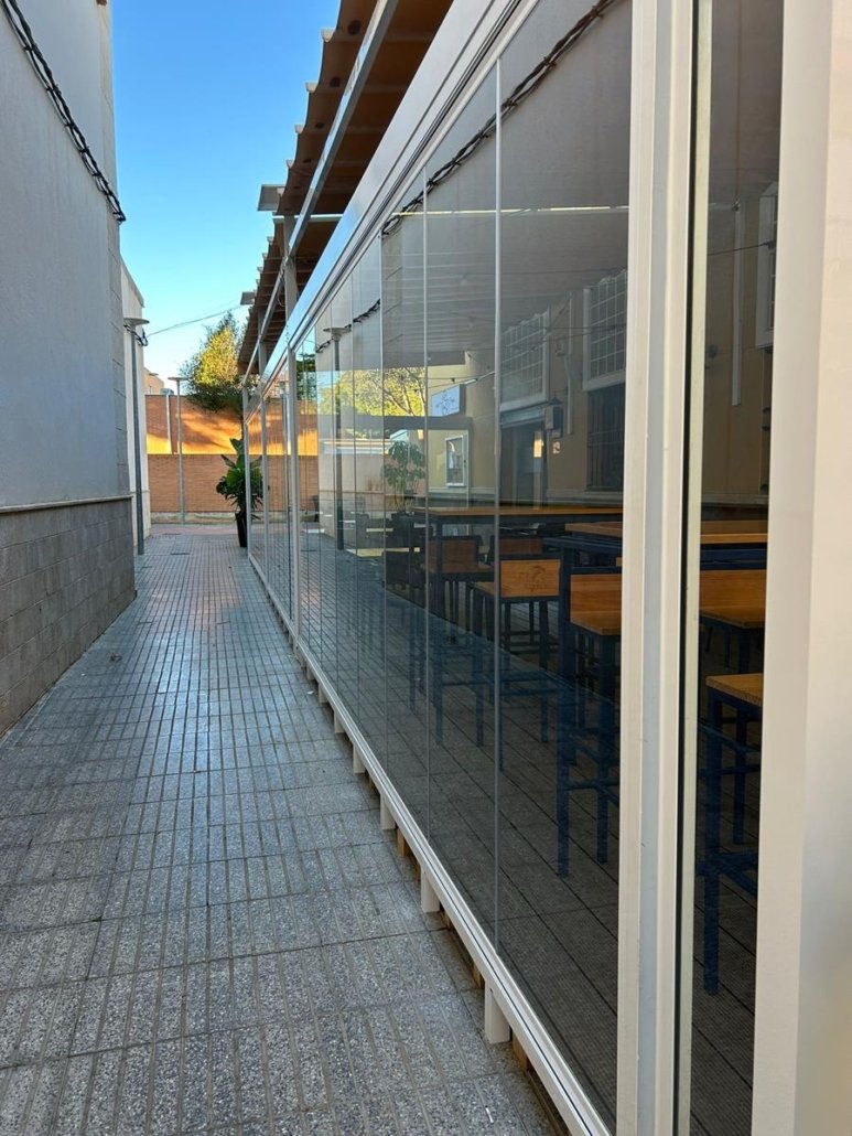 instalacion cerramiento de cristal Murcia local exterior