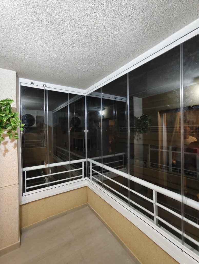 Glass curtains in Alicante