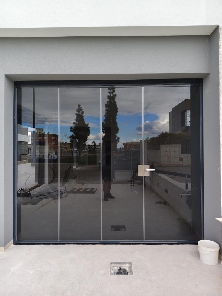 Glass curtains in Alicante