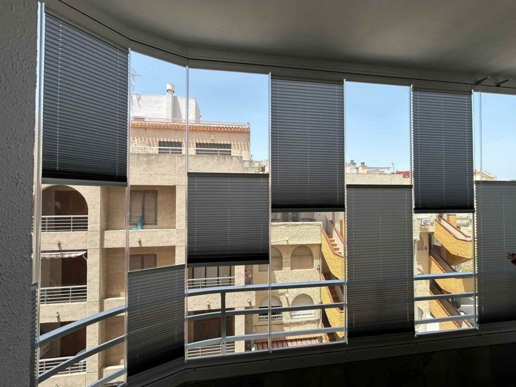 Cortinas Plisadas para Cerramientos y Cortinas de Cristal