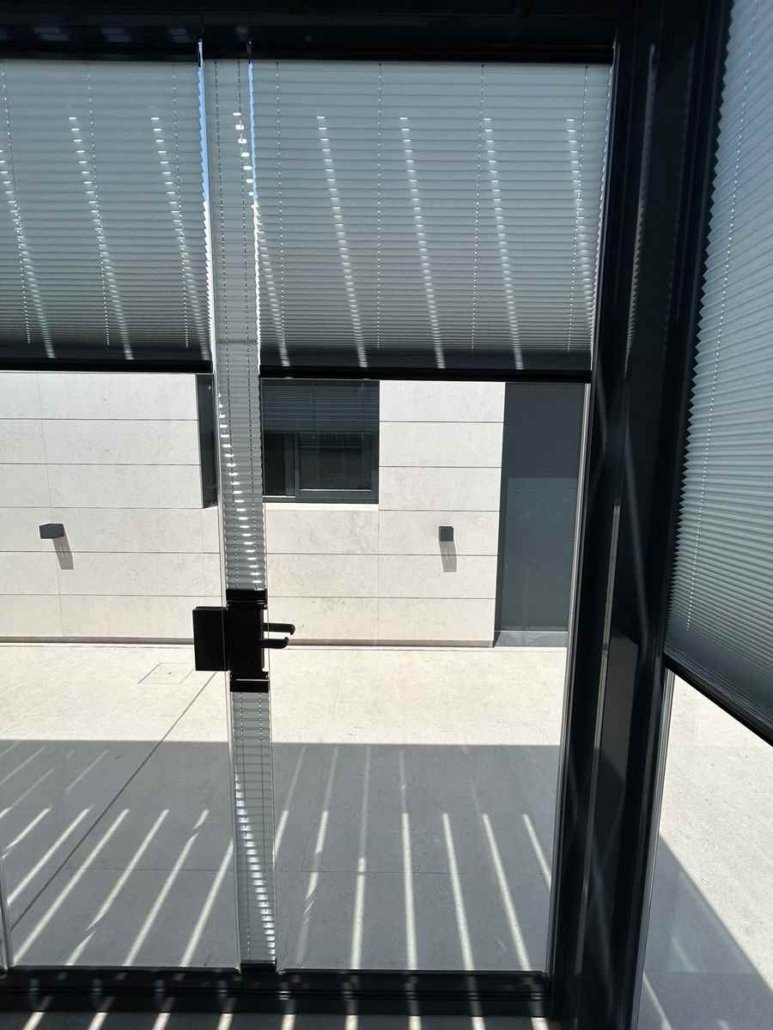 Cortinas Plisadas para Cerramientos y Cortinas de Cristal